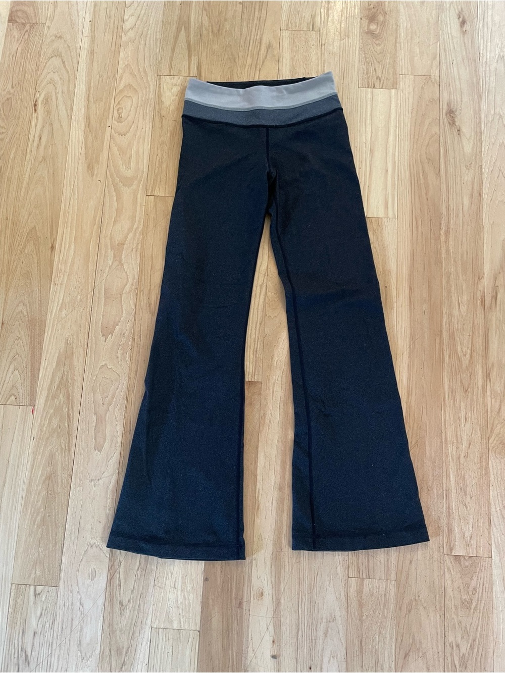 lululemon athletica flare leggings size 2